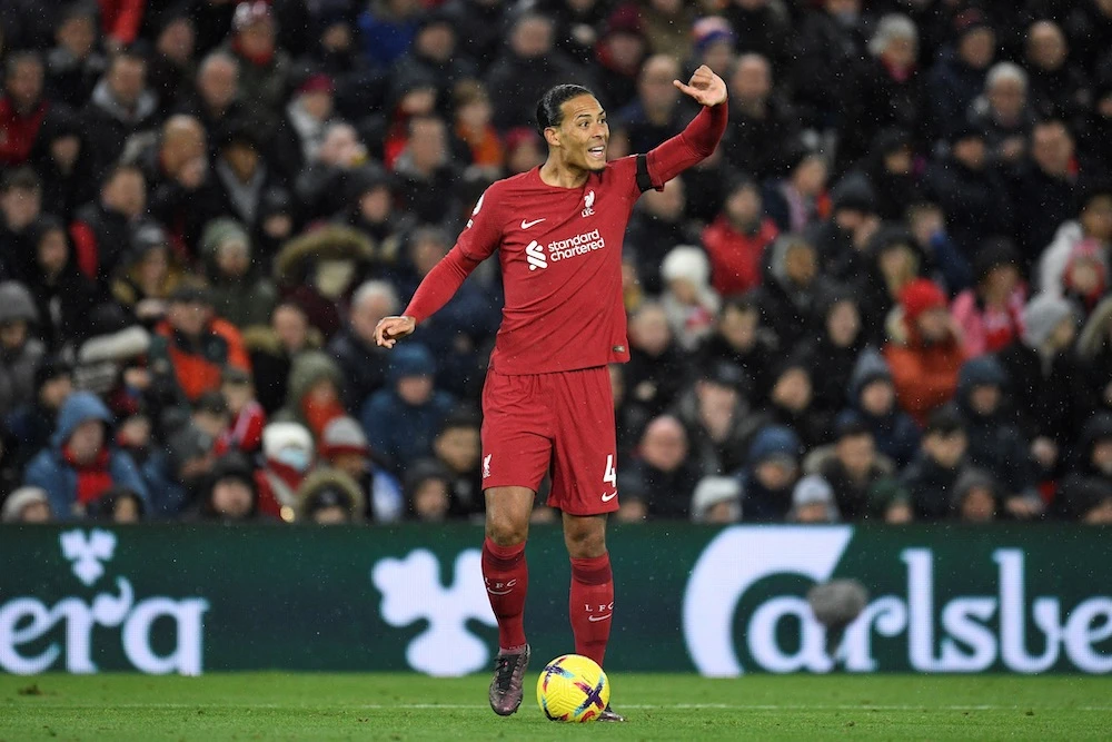 Virgil van Dijk và những cú sút phạt